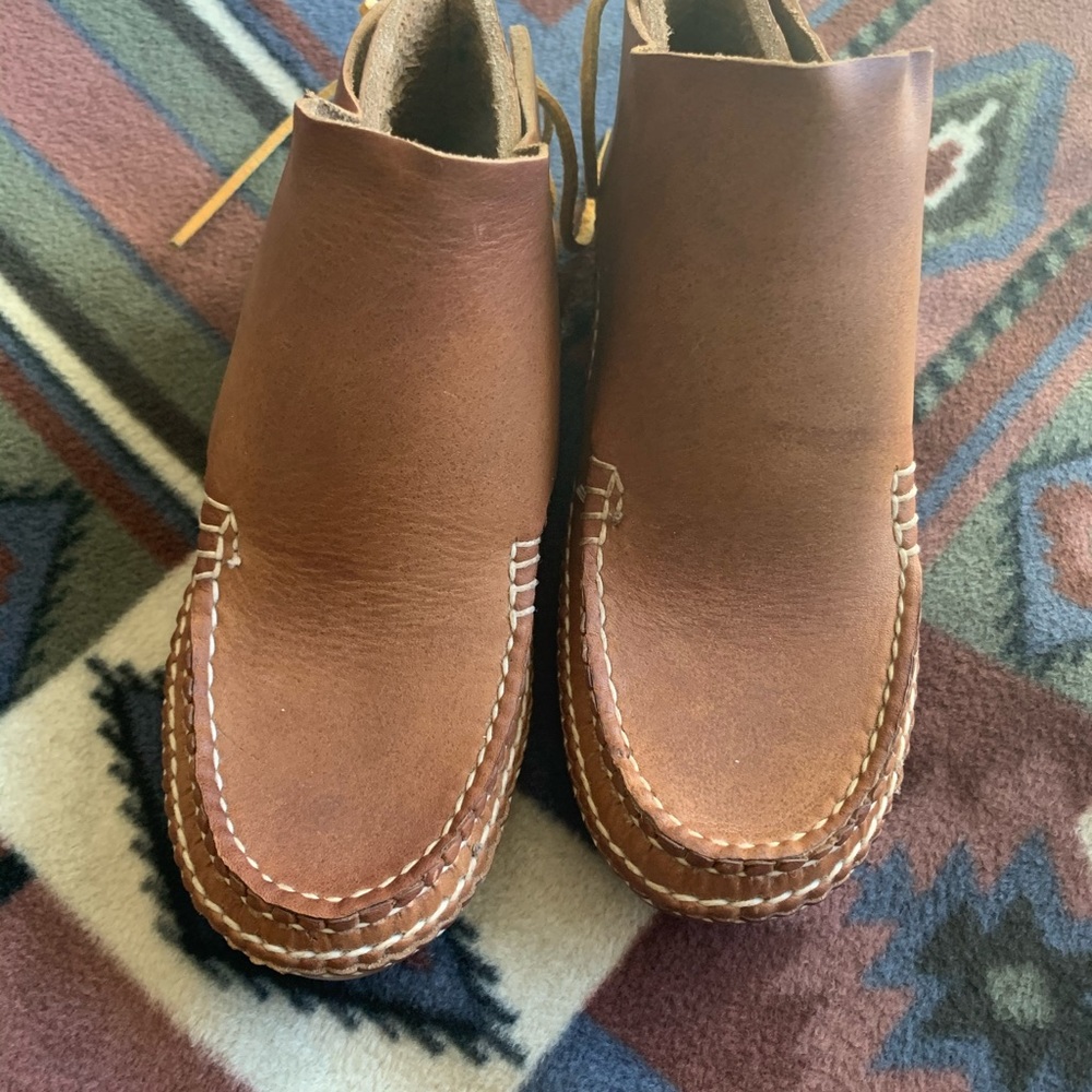 Arrow Moccasins size 4 NWT Trail Boot